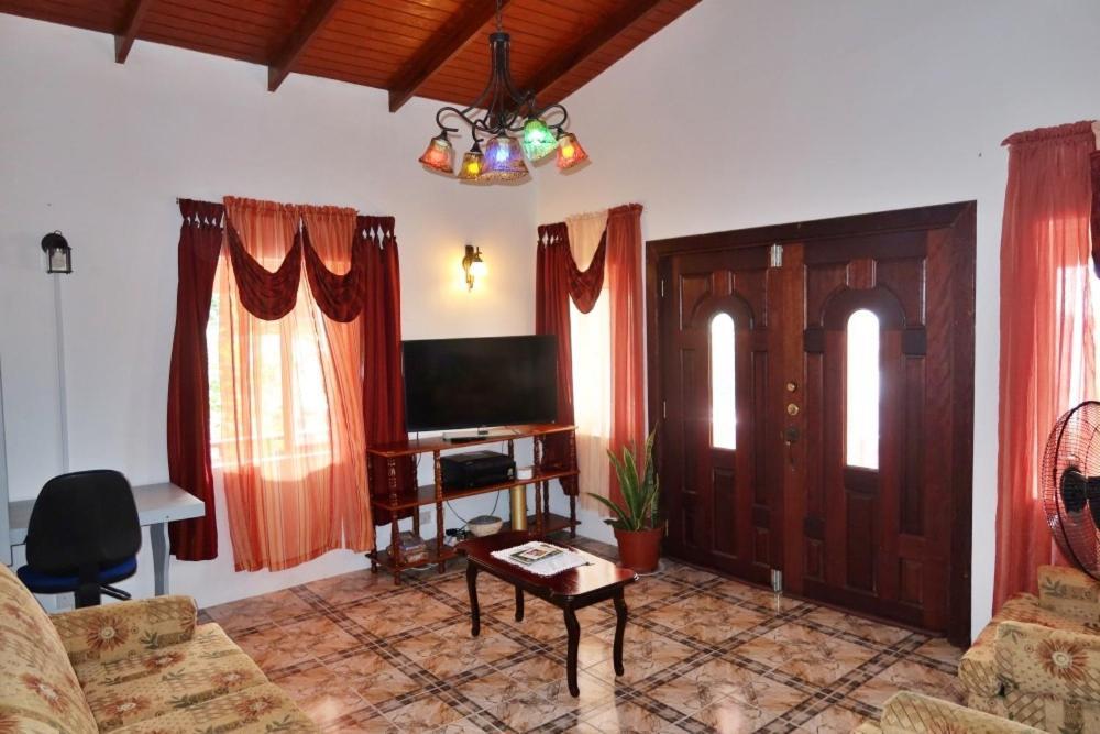 Elegant Rays Apartment- Golf Course , Grenada Grand Anse Extérieur photo
