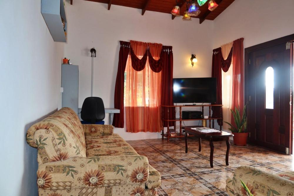 Elegant Rays Apartment- Golf Course , Grenada Grand Anse Extérieur photo
